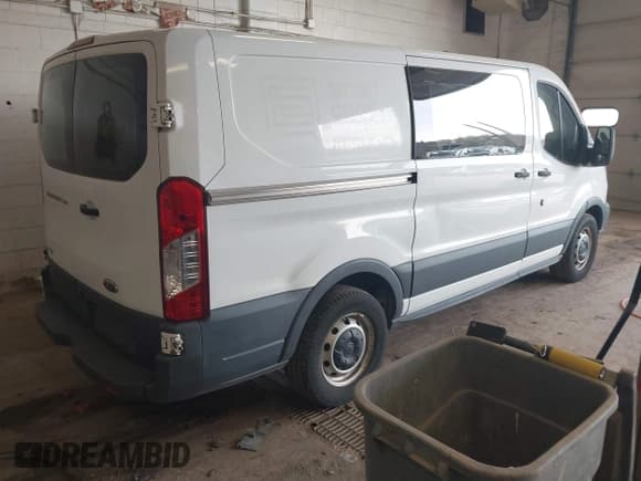 ✅ 2015 Ford Transit Cargo • VIN: 1FTNE1YG9FKB08497 • Lot: 42106682. Listed on IAAI with 158,992 mi. Free auction sales archive from the USA and detailed vehicle history report at DreamBid. Image 4.