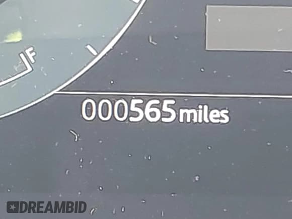 ✅ 2025 Land Rover Range Rover Velar Dynamic SE • VIN: SALYL2EX8SA810607 • Lot: 41568626. Listed on IAAI with 565 mi. Free auction sales archive from the USA and detailed vehicle history report at DreamBid. Image 16.