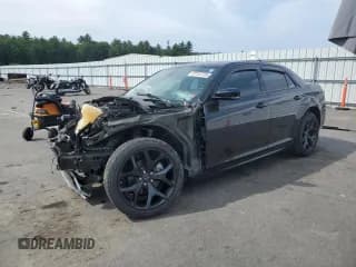 ✅ 2022 Chrysler 300 Touring L • VIN: 2C3CCADG0NH116372 • Lot: 67112725. Listed on Copart with 18,513 mi. Free auction sales archive from the USA and detailed vehicle history report at DreamBid. Image 1.