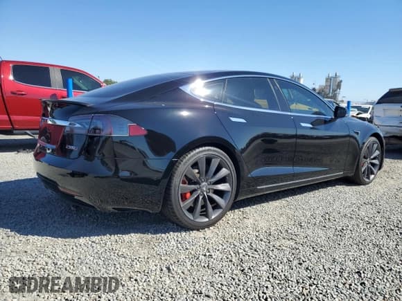 ✅ 2017 Tesla Model S 100D • VIN: 5YJSA1E47HF200765 • Lot: 81718915. Wystawiony na Copart z przebiegiem 56 334 mil. Bezpłatny archiwum sprzedaży aukcyjnych z USA i szczegółowy raport historii pojazdu na DreamBid. Zdjęcie 3.