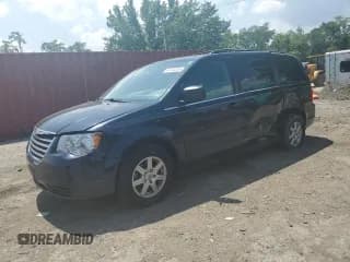 ✅ 2010 Chrysler Town & Country LX • VIN: 2A4RR2D12AR463996 • Lot: 64144025. Wystawiony na Copart z przebiegiem 179 794 mil. Bezpłatny archiwum sprzedaży aukcyjnych z USA i szczegółowy raport historii pojazdu na DreamBid. Zdjęcie 1.