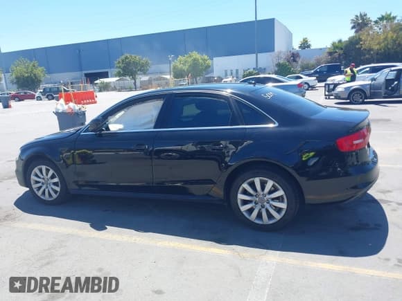 ✅ 2015 Audi A4 Premium • VIN: WAUAFAFL9FN008438 • Lot: 42919180. Wystawiony na IAAI z przebiegiem 73 275 mil. Bezpłatny archiwum sprzedaży aukcyjnych z USA i szczegółowy raport historii pojazdu na DreamBid. Zdjęcie 15.