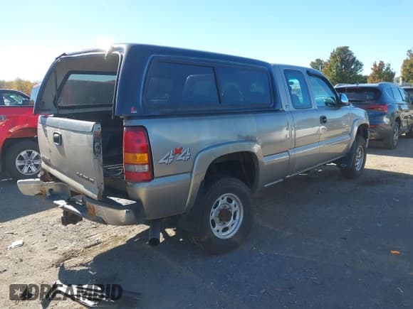 ✅ 2001 Chevrolet Silverado 2500HD LS • VIN: 1GCHK29161E337880 • Lot: 43442333. Listed on IAAI with 174,128 mi. Free auction sales archive from the USA and detailed vehicle history report at DreamBid. Image 4.
