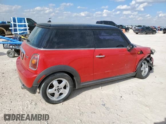 2009 MINI Hardtop z VIN WMWMF33539TW70482, wystawiony jako Copart lot #86130595 z przebiegiem 120 031 mil mil oraz Szkoda całkowita • Salvage title. Historia ofert i sprzedaży dostępna na DreamBid. Obrazek 3.