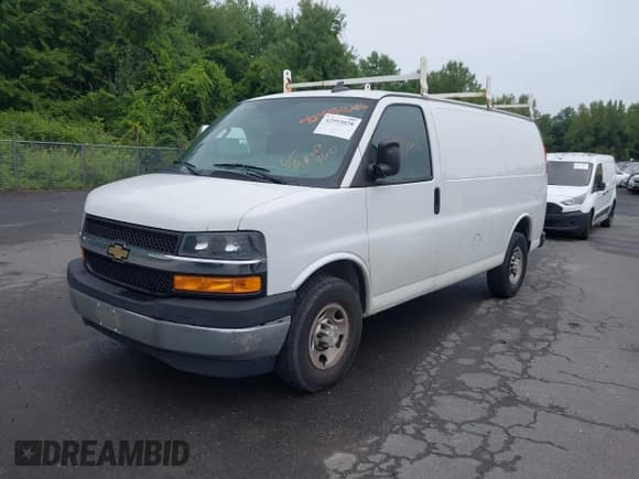 ✅ 2018 Chevrolet Express Cargo • VIN: 1GCWGAFP9J1287902 • Lot: 42993028. Listed on IAAI with 138,083 mi. Free auction sales archive from the USA and detailed vehicle history report at DreamBid. Image 2.