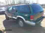 ✅ 1997 Chevrolet Blazer LS • VIN: 1GNDT13W3V2147849 • Lot: 41605551. Listed on IAAI with 208,546 mi miles. Access the free auction sales archive from the USA and view a detailed vehicle history report at DreamBid. Image 3.