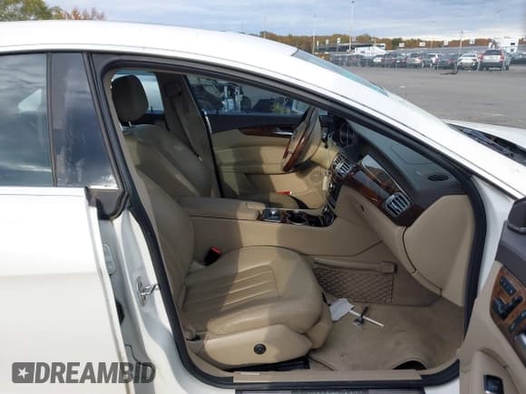 ✅ 2012 Mercedes-Benz CLS 550 • VIN: WDDLJ9BB9CA033032 • Lot: 43515865. Listed on IAAI with 85,251 mi. Free auction sales archive from the USA and detailed vehicle history report at DreamBid. Image 5.