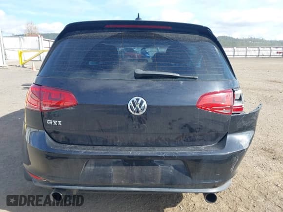 ✅ 2015 Volkswagen Golf GTI S • VIN: 3VWYT7AUXFM088823 • Lot: 42021865. Wystawiony na IAAI z przebiegiem 90 976 mil. Bezpłatny archiwum sprzedaży aukcyjnych z USA i szczegółowy raport historii pojazdu na DreamBid. Zdjęcie 17.