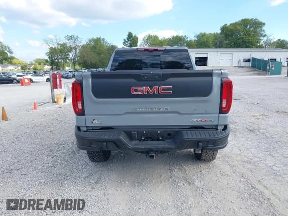 ✅ 2024 GMC Sierra 1500 AT4X • VIN: 3GTUUFE88RG149238 • Лот: 43327537. Опубликован ранее на IAAI с пробегом 15 676 миль. Бесплатный доступ к архиву аукционных продаж из США и подробный отчёт об истории автомобиля на DreamBid. Изображение 16.