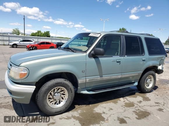 ✅ 1997 Ford Explorer XLT • VIN: 1FMDU32P5VZB36074 • Lot: 57289935. Listed on Copart with 185,654 mi. Free auction sales archive from the USA and detailed vehicle history report at DreamBid. Image 1.