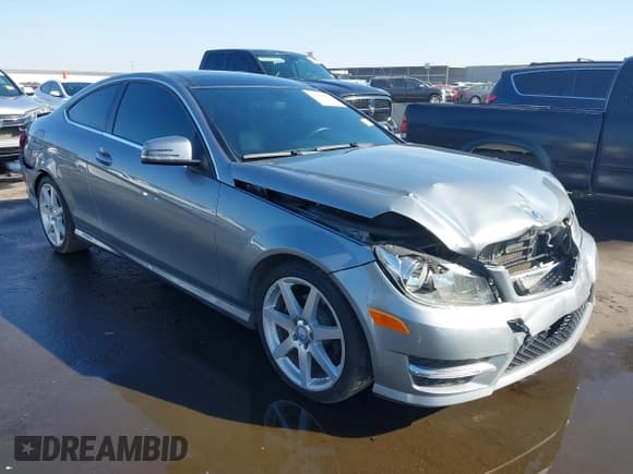 ✅ 2013 Mercedes-Benz C 250 • VIN: WDDGJ4HBXDG020882 • Lot: 41466590. Wystawiony na IAAI z przebiegiem 144 976 mil. Bezpłatny archiwum sprzedaży aukcyjnych z USA i szczegółowy raport historii pojazdu na DreamBid. Zdjęcie 1.