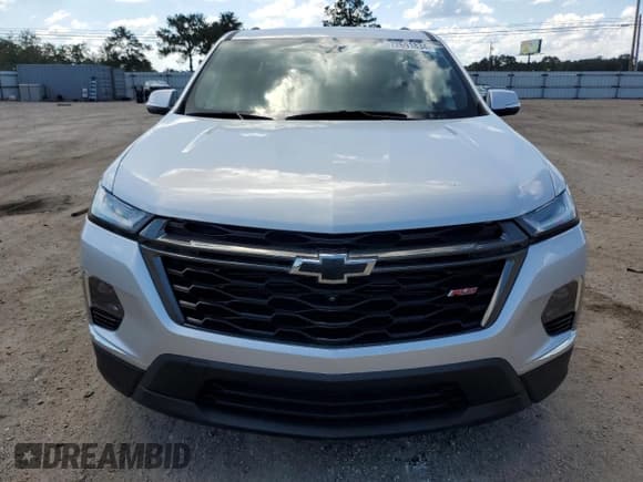 ✅ 2022 Chevrolet Traverse RS • VIN: 1GNERJKW0NJ101955 • Lot: 72691834. Wystawiony na Copart z przebiegiem Nie podano. Bezpłatny archiwum sprzedaży aukcyjnych z USA i szczegółowy raport historii pojazdu na DreamBid. Zdjęcie 5.