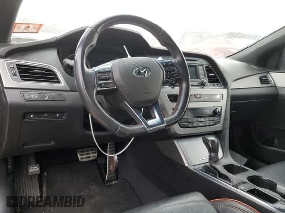 ✅ 2015 Hyundai Sonata Sport • VIN: 5NPE34AB5FH096191 • Lot: 43470973. Listed on Copart with 78,154 mi. Free auction sales archive from the USA and detailed vehicle history report at DreamBid. Image 8.