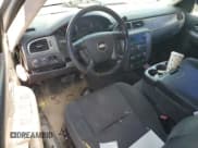 ✅ 2009 Chevrolet Suburban LS • VIN: 1GNFC16J69R200503 • Лот: 61926495. Опубликован ранее на Copart с пробегом 360 653 миль. Бесплатный доступ к архиву аукционных продаж из США и подробный отчёт об истории автомобиля на DreamBid. Изображение 8.