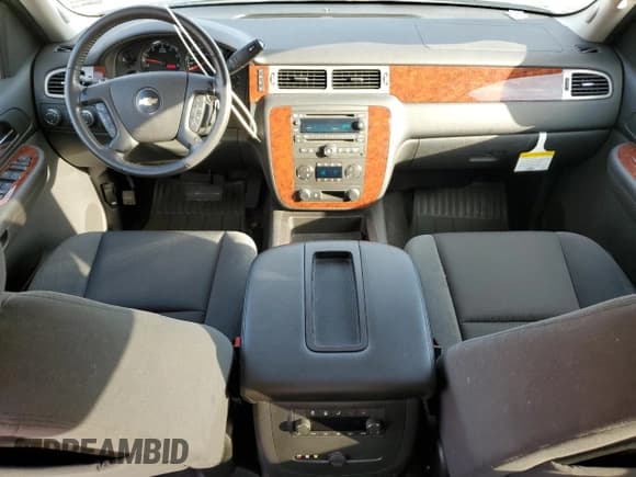 ✅ 2009 Chevrolet Suburban 1LT • VIN: 1GNFK26319R174712 • Lot: 79734084. Wystawiony na Copart z przebiegiem 22 791 mil. Bezpłatny archiwum sprzedaży aukcyjnych z USA i szczegółowy raport historii pojazdu na DreamBid. Zdjęcie 8.