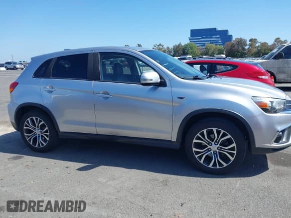 ✅ 2018 Mitsubishi Outlander SE • VIN: JA4AP3AW3JU014922 • Lot: 42273086. Listed on IAAI with 152,352 mi. Free auction sales archive from the USA and detailed vehicle history report at DreamBid. Image 13.