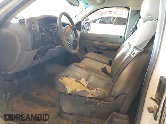 ✅ 2009 Chevrolet Silverado 2500HD Work Truck • VIN: 1GCHC49KX9E153118 • Лот: 56151395. Опубликован ранее на Copart с пробегом Не указан. Бесплатный доступ к архиву аукционных продаж из США и подробный отчёт об истории автомобиля на DreamBid. Изображение 7.