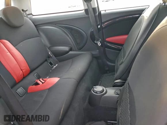 ✅ 2009 MINI Hardtop • VIN: WMWMF33519TW70531 • Lot: 96319995. Listed on Copart with 132,802 mi. Free auction sales archive from the USA and detailed vehicle history report at DreamBid. Image 10.