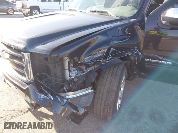 ✅ 2011 GMC Sierra 1500 SL • VIN: 1GTR1UEAXBZ194063 • Lot: 41650177. Wystawiony na IAAI z przebiegiem 183 566 mil. Bezpłatny archiwum sprzedaży aukcyjnych z USA i szczegółowy raport historii pojazdu na DreamBid. Zdjęcie 6.