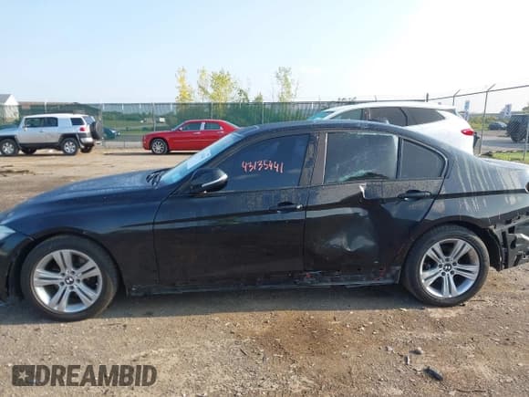 ✅ 2016 BMW 3 Series 328i xDrive • VIN: WBA8E3G50GNU01825 • Lot: 43135441. Listed on IAAI with 77,339 mi. Free auction sales archive from the USA and detailed vehicle history report at DreamBid. Image 15.