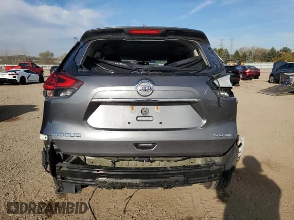 ✅ 2018 Nissan Rogue S • VIN: 5N1AT2MV8JC808220 • Lot: 90400695. Wystawiony na Copart z przebiegiem 136 057 mil. Bezpłatny archiwum sprzedaży aukcyjnych z USA i szczegółowy raport historii pojazdu na DreamBid. Zdjęcie 6.