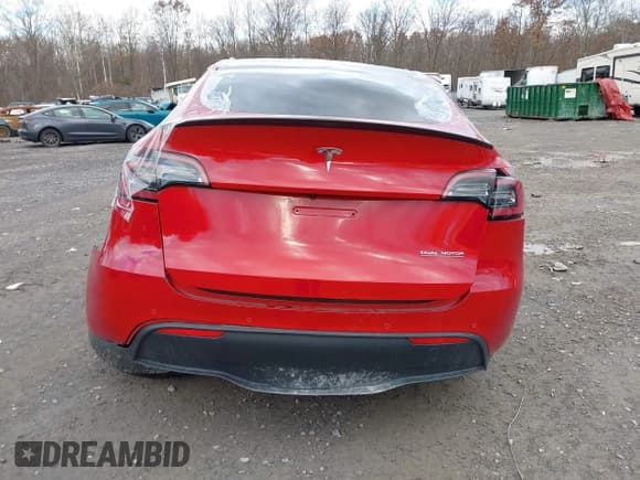 ✅ 2022 Tesla Model Y Performance • VIN: 7SAYGDEF6NF379665 • Lot: 43461107. Wystawiony na IAAI z przebiegiem 31 393 mil. Bezpłatny archiwum sprzedaży aukcyjnych z USA i szczegółowy raport historii pojazdu na DreamBid. Zdjęcie 15.