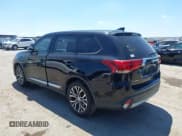 ✅ 2018 Mitsubishi Outlander SE • VIN: JA4AD3A32JZ067046 • Lot: 42098647. Listed on IAAI with 66,028 mi. Free auction sales archive from the USA and detailed vehicle history report at DreamBid. Image 3.