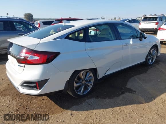 ✅ 2019 Honda Clarity • VIN: JHMZC5F18KC002087 • Lot: 43846306. Listed on IAAI with 158,958 mi. Free auction sales archive from the USA and detailed vehicle history report at DreamBid. Image 4.