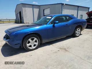 2010 Dodge Challenger SE z VIN 2B3CJ4DV5AH320937, wystawiony jako Copart lot #61982705 z przebiegiem 100 967 mil mil oraz Szkoda całkowita • Salvage title. Historia ofert i sprzedaży dostępna na DreamBid. Obrazek 1.