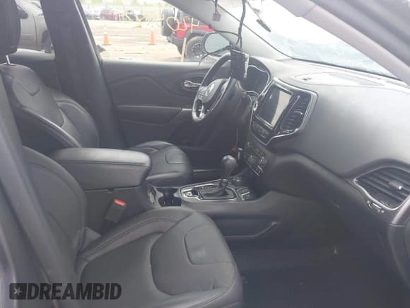 ✅ 2021 Jeep Cherokee Limited • VIN: 1C4PJMDX8MD212475 • Lot: 42051824. Wystawiony na IAAI z przebiegiem 31 905 mil. Bezpłatny archiwum sprzedaży aukcyjnych z USA i szczegółowy raport historii pojazdu na DreamBid. Zdjęcie 5.