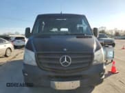 ✅ 2014 Mercedes-Benz Sprinter Passenger • VIN: WDZPE7CC9E5825043 • Lot: 42571505. Wystawiony na Copart z przebiegiem 178 182 mil. Bezpłatny archiwum sprzedaży aukcyjnych z USA i szczegółowy raport historii pojazdu na DreamBid. Zdjęcie 5.