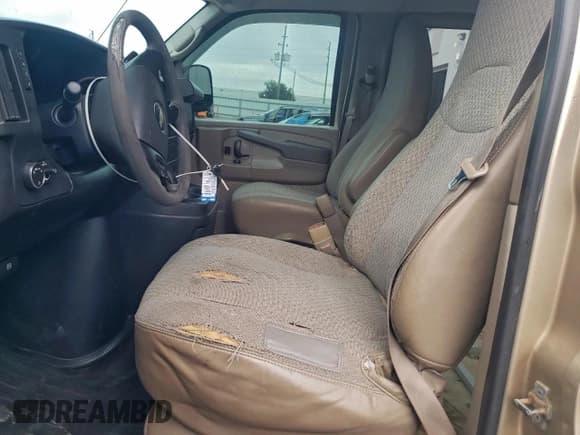 ✅ 2010 Chevrolet Express Passenger LT • VIN: 1GA2G1DG0A1168369 • Lot: 94371645. Wystawiony na Copart z przebiegiem 153 173 mil. Bezpłatny archiwum sprzedaży aukcyjnych z USA i szczegółowy raport historii pojazdu na DreamBid. Zdjęcie 7.