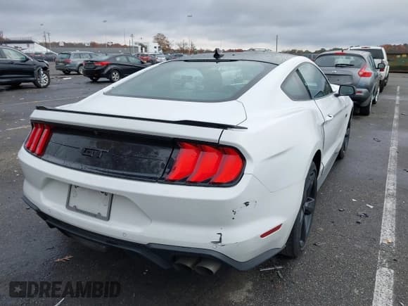 ✅ 2022 Ford Mustang GT • VIN: 1FA6P8CF6N5140218 • Lot: 43650751. Listed on IAAI with 28,781 mi. Free auction sales archive from the USA and detailed vehicle history report at DreamBid. Image 4.