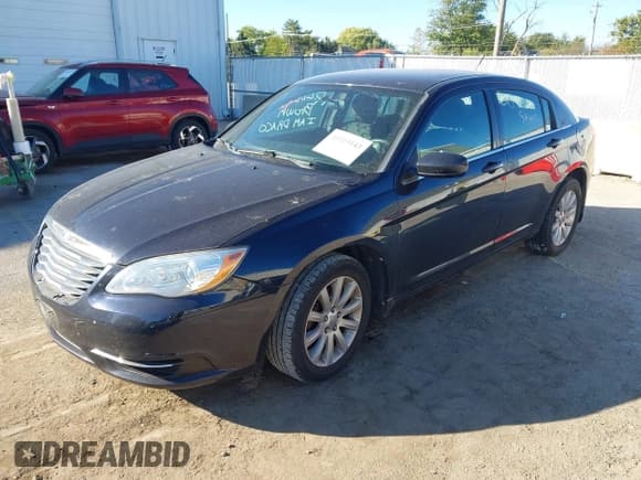 ✅ 2011 Chrysler 200 Touring • VIN: 1C3BC1FB3BN569174 • Lot: 43519143. Wystawiony na IAAI z przebiegiem 160 135 mil. Bezpłatny archiwum sprzedaży aukcyjnych z USA i szczegółowy raport historii pojazdu na DreamBid. Zdjęcie 17.