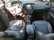 ✅ 2020 Jeep Compass Limited • VIN: 3C4NJDCB3LT145998 • Lot: 60398905. Wystawiony na Copart z przebiegiem 75 423 mil. Bezpłatny archiwum sprzedaży aukcyjnych z USA i szczegółowy raport historii pojazdu na DreamBid. Zdjęcie 8.