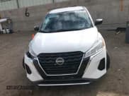 ✅ 2022 Nissan Kicks S • VIN: 3N1CP5BV8NL485502 • Lot: 85927755. Wystawiony na Copart z przebiegiem 16 225 mil. Bezpłatny archiwum sprzedaży aukcyjnych z USA i szczegółowy raport historii pojazdu na DreamBid. Zdjęcie 14.