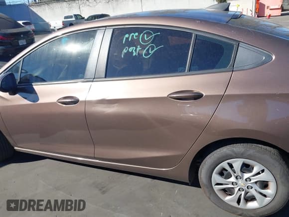 ✅ 2019 Chevrolet Cruze LS • VIN: 1G1BC5SMXK7126656 • Lot: 43546090. Listed on IAAI with 87,531 mi. Free auction sales archive from the USA and detailed vehicle history report at DreamBid. Image 15.