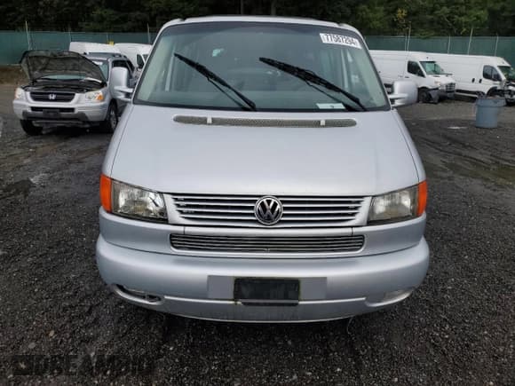✅ 2001 Volkswagen EuroVan MV • VIN: WV2MB47031H098986 • Lot: 77587294. Wystawiony na Copart z przebiegiem 161 046 mil. Bezpłatny archiwum sprzedaży aukcyjnych z USA i szczegółowy raport historii pojazdu na DreamBid. Zdjęcie 5.