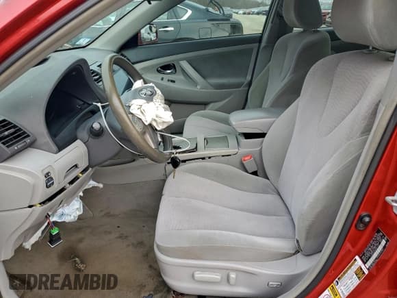 ✅ 2010 Toyota Camry LE • VIN: 4T4BF3EK0AR027438 • Лот: 94427455. Опубликован ранее на Copart с пробегом 121 870 миль. Бесплатный доступ к архиву аукционных продаж из США и подробный отчёт об истории автомобиля на DreamBid. Изображение 7.