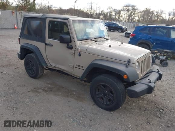 ✅ 2016 Jeep Wrangler Sport • VIN: 1C4AJWAG1GL228002 • Лот: 43712590. Опубликован ранее на IAAI с пробегом 132 676 миль. Бесплатный доступ к архиву аукционных продаж из США и подробный отчёт об истории автомобиля на DreamBid. Изображение 1.
