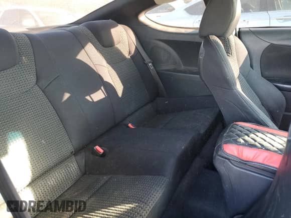 2012 Hyundai Genesis Coupe 2.0T с VIN KMHHT6KDXCU072734, выставлен на аукционе Copart как лот 42165235 с пробегом 106 405 миль миль и Чистый • Clean title. История ставок и продаж доступна на DreamBid. Изображение 10.