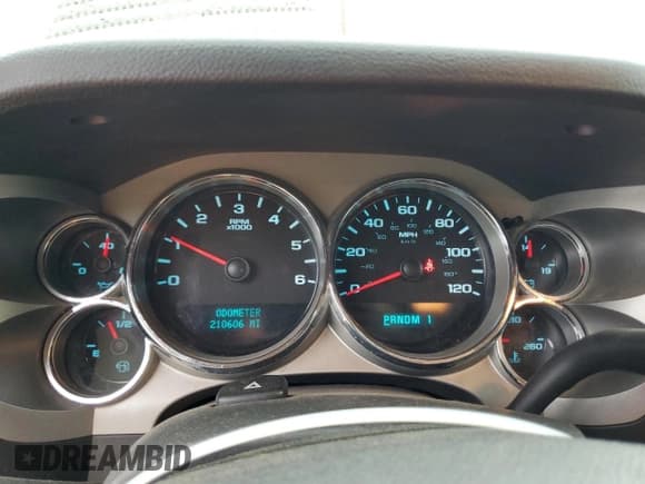 ✅ 2008 Chevrolet Silverado 2500HD 1LT • VIN: 1GCHK29K58E100106 • Lot: 60140455. Wystawiony na Copart z przebiegiem 210 606 mil. Bezpłatny archiwum sprzedaży aukcyjnych z USA i szczegółowy raport historii pojazdu na DreamBid. Zdjęcie 9.