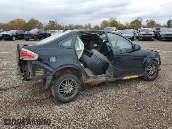 ✅ 2010 Ford Focus S • VIN: 1FAHP3EN7AW261294 • Лот: 82598305. Опубликован ранее на Copart с пробегом Не указан. Бесплатный доступ к архиву аукционных продаж из США и подробный отчёт об истории автомобиля на DreamBid. Изображение 3.