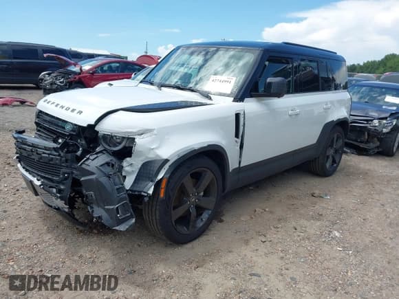 ✅ 2024 Land Rover Defender S • VIN: SALEJ7EX0R2342155 • Lot: 42744991. Listed on IAAI with 17,031 mi. Free auction sales archive from the USA and detailed vehicle history report at DreamBid. Image 21.