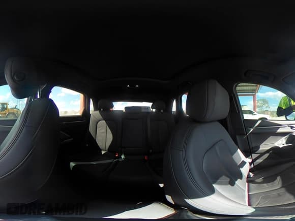 ✅ 2020 Audi Q3 S line Premium • VIN: WA1DECF38L1023458 • Lot: 40841994. Wystawiony na IAAI z przebiegiem 21 710 mil. Bezpłatny archiwum sprzedaży aukcyjnych z USA i szczegółowy raport historii pojazdu na DreamBid. Zdjęcie 19.