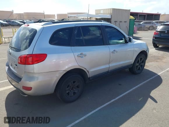 ✅ 2007 Hyundai Santa Fe SE • VIN: 5NMSH13E77H018407 • Lot: 43713288. Wystawiony na IAAI z przebiegiem 155 904 mil. Bezpłatny archiwum sprzedaży aukcyjnych z USA i szczegółowy raport historii pojazdu na DreamBid. Zdjęcie 4.