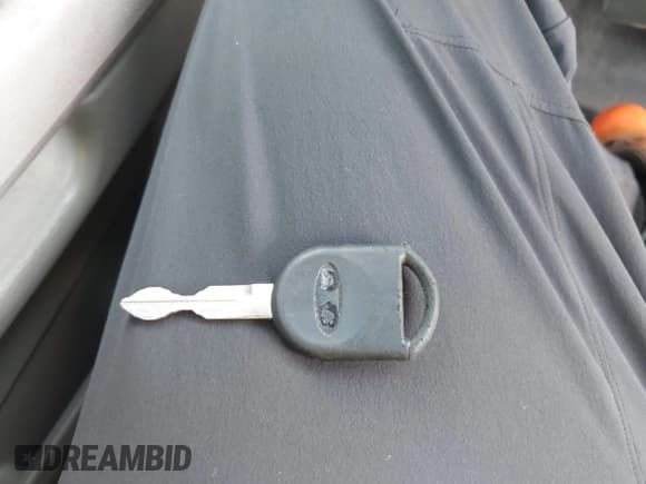 ✅ 2001 Ford Taurus LX • VIN: 1FAFP52U11G202752 • Лот: 43032357. Опубликован ранее на IAAI с пробегом 140 729 миль. Бесплатный доступ к архиву аукционных продаж из США и подробный отчёт об истории автомобиля на DreamBid. Изображение 11.