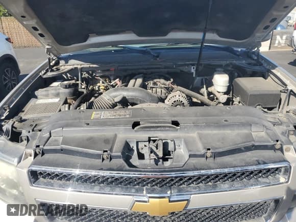 ✅ 2007 Chevrolet Suburban Commercial • VIN: 3GNGK26K97G241310 • Lot: 54781155. Wystawiony na Copart z przebiegiem 166 355 mil. Bezpłatny archiwum sprzedaży aukcyjnych z USA i szczegółowy raport historii pojazdu na DreamBid. Zdjęcie 12.