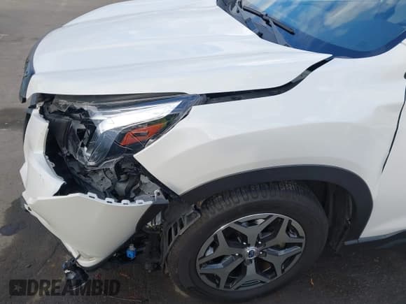 ✅ 2023 Subaru Forester Premium • VIN: JF2SKAEC9PH460007 • Lot: 43690428. Listed on IAAI with 40,598 mi. Free auction sales archive from the USA and detailed vehicle history report at DreamBid. Image 6.