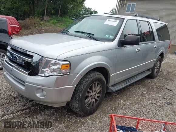 ✅ 2013 Ford Expedition Max XLT • VIN: 1FMJK1J58DEF01091 • Лот: 42674050. Опубликован ранее на IAAI с пробегом 220 402 миль. Бесплатный доступ к архиву аукционных продаж из США и подробный отчёт об истории автомобиля на DreamBid. Изображение 2.